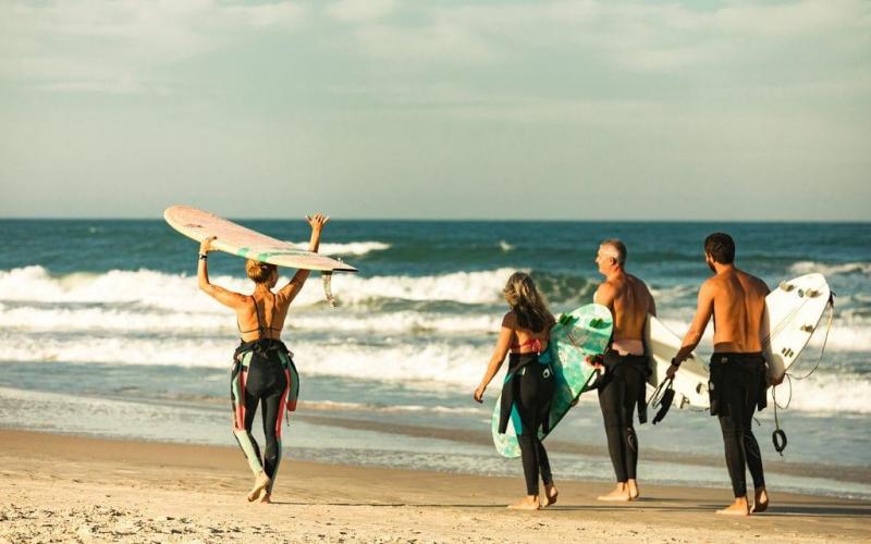 Santa Catarina: Praia do Rosa, Guarda do Embau, Pinheira, Laguna, Garopaba, Torres.   