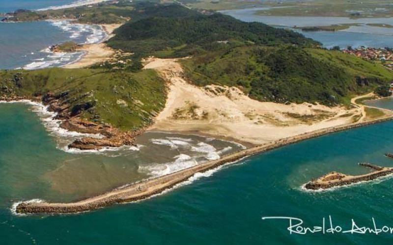 Santa Catarina: Praia do Rosa, Guarda do Embau, Pinheira, Laguna, Garopaba, Torres.   