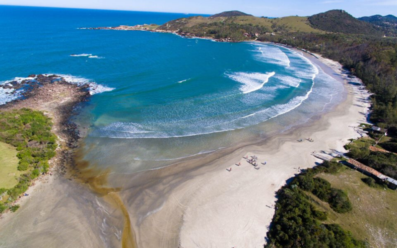 Santa Catarina: Praia do Rosa, Guarda do Embau, Pinheira, Laguna, Garopaba, Torres.   