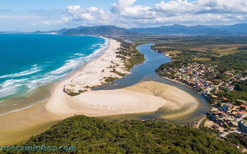 Santa Catarina: Praia do Rosa, Guarda do Embau, Pinheira, Laguna, Garopaba, Torres.   