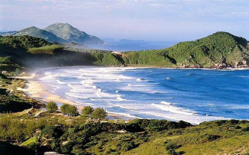 Santa Catarina: Praia do Rosa, Guarda do Embau, Pinheira, Laguna, Garopaba, Torres.   