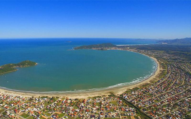 Santa Catarina: Praia do Rosa, Guarda do Embau, Pinheira, Laguna, Garopaba, Torres.   