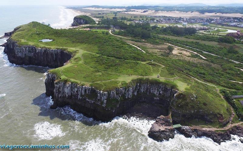 Santa Catarina: Praia do Rosa, Guarda do Embau, Pinheira, Laguna, Garopaba, Torres.   